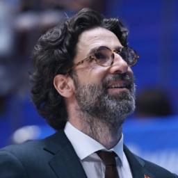 Tomislav Tomović, the head coach for Lokomotiv Kuban PBC