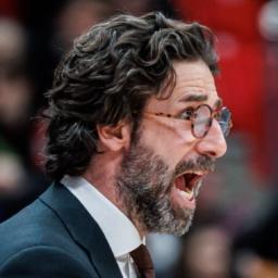 Tomislav Tomović, the head coach at Lokomotiv Kuban PBC