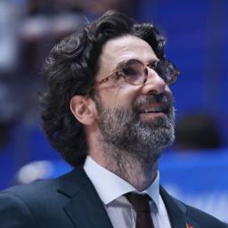 Tomislav Tomović, the head coach for Lokomotiv Kuban PBC