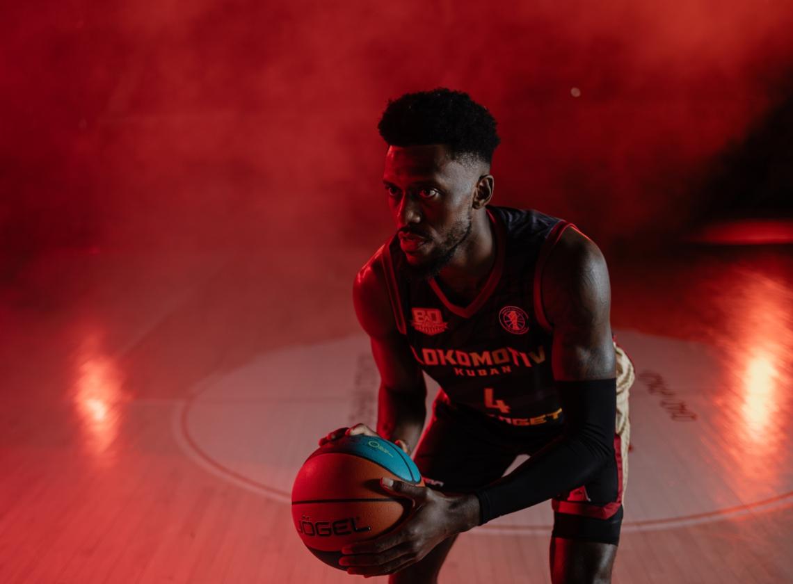 «Локомотив-Кубань» и «Мелбет» представили новый комплект формы