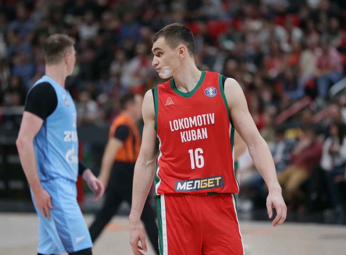 Антон Квитковских: «Стараюсь помогать команде, а кто сколько очков наберёт ‒ мне неважно»