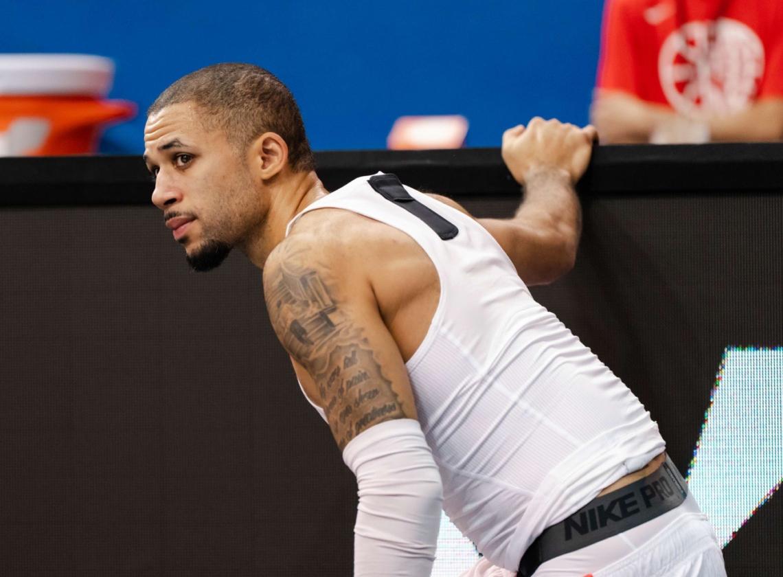 Робертсон сыграл за сборную Канады