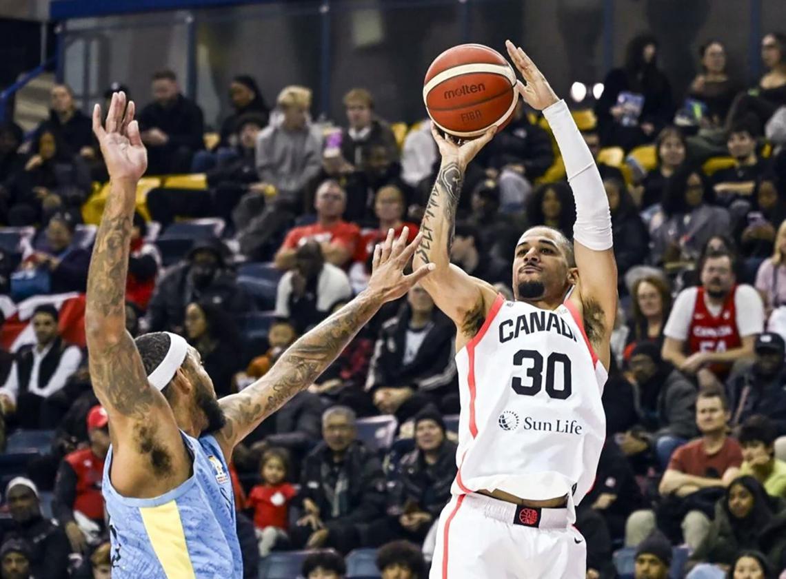 Робертсон сыграл за сборную Канады