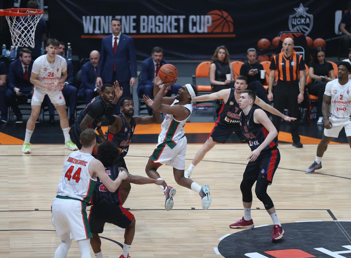 «Локо» уступает армейцам в напряжённой концовке