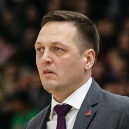 Aleksander Sekulić, the head coach of Lokomotiv Kuban PBC